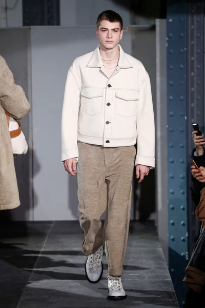 Look 12